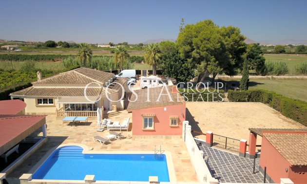 Herverkoop - Villa -
Almoradí - Heredades