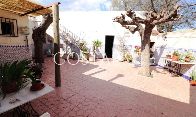 Herverkoop - Villa -
Almoradí - Heredades