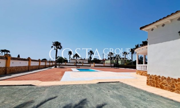 Herverkoop - Villa -
Catral - Catral Centro