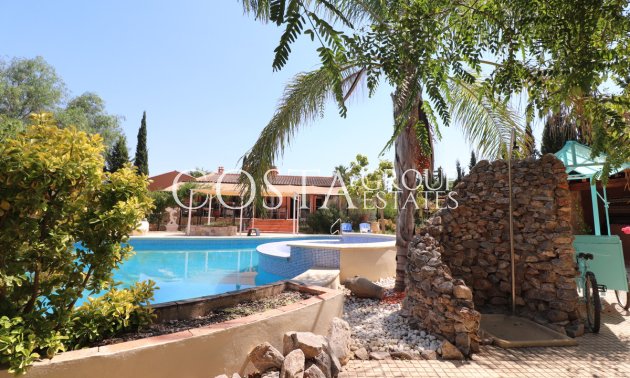 Herverkoop - Villa -
Catral - Catral Centro