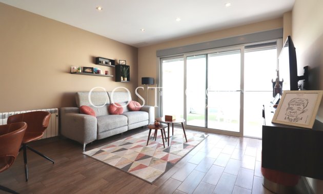 Wiederverkauf - Villa -
Daya Vieja - Daya Vieja Centro