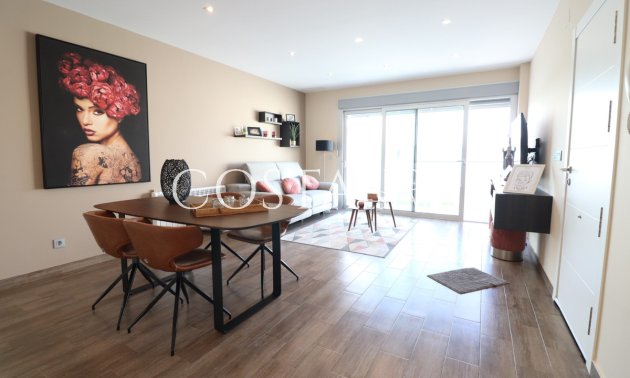 Wiederverkauf - Villa -
Daya Vieja - Daya Vieja Centro