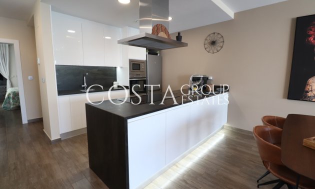 Wiederverkauf - Villa -
Daya Vieja - Daya Vieja Centro