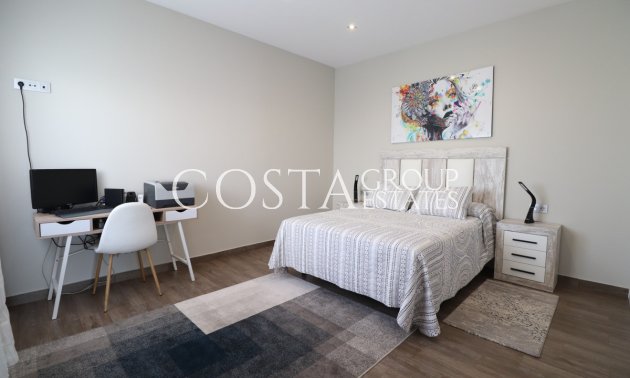 Wiederverkauf - Villa -
Daya Vieja - Daya Vieja Centro