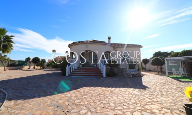 Wiederverkauf - Villa -
Catral - Catral Centro