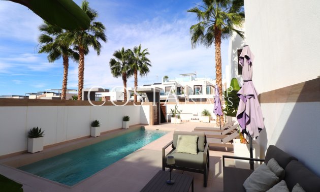 Resale - House -
Benijofar