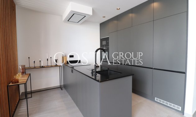 Resale - House -
Benijofar