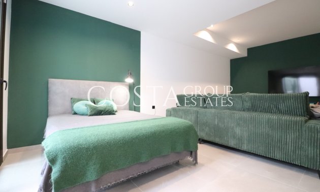 Resale - House -
Benijofar