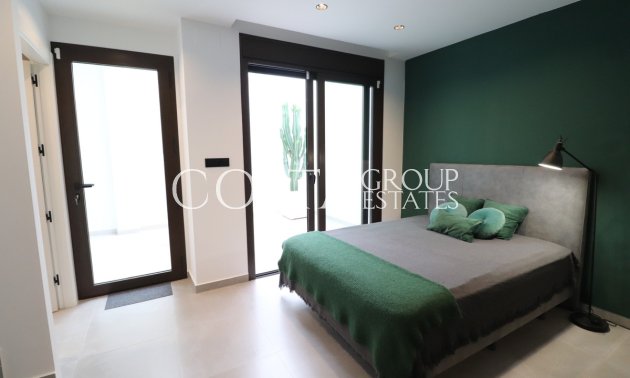 Resale - House -
Benijofar