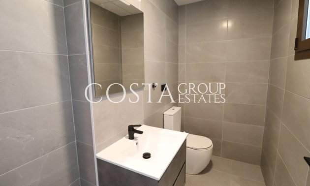 Resale - House -
Benijofar