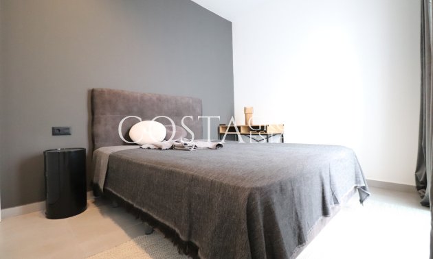 Resale - House -
Benijofar