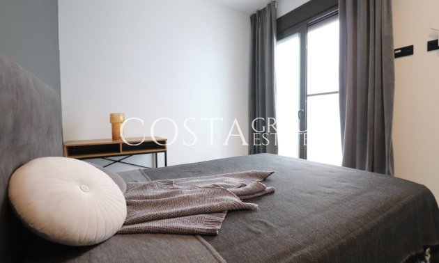 Resale - House -
Benijofar