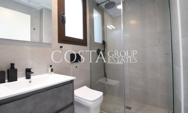 Resale - House -
Benijofar