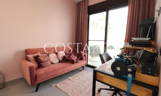 Resale - House -
Benijofar