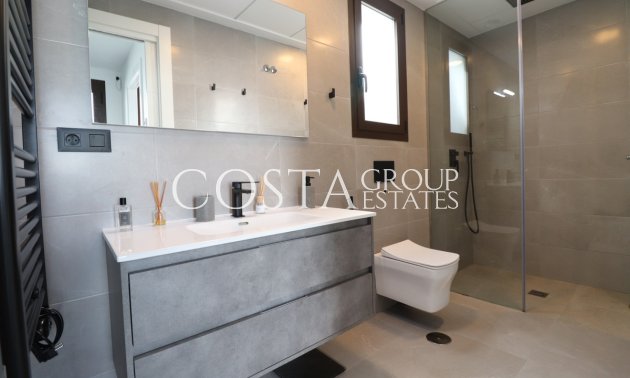 Resale - House -
Benijofar