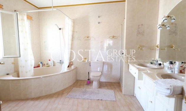 Herverkoop - Villa -
Torrevieja