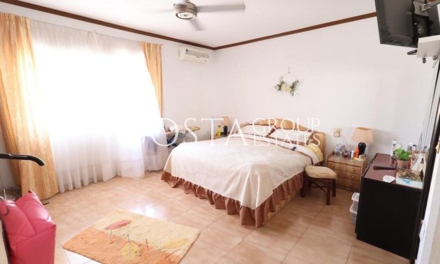 Herverkoop - Villa -
Torrevieja