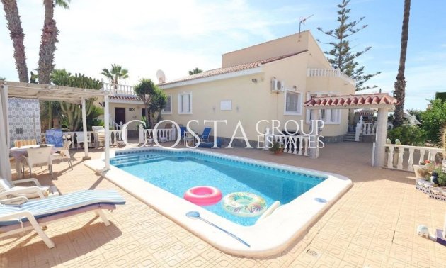 Herverkoop - Villa -
Torrevieja