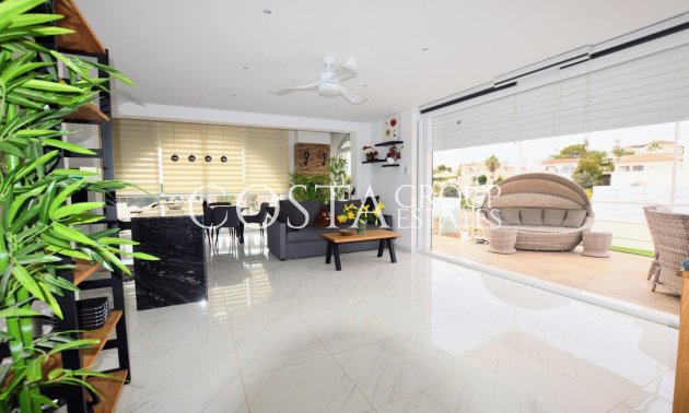 Wiederverkauf - Villa -
Orihuela Costa - Villamartin