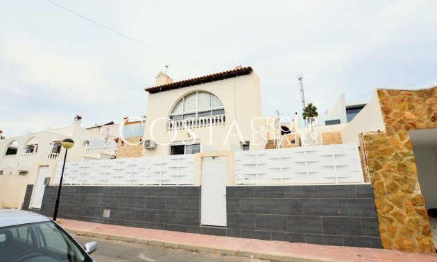 Wiederverkauf - Villa -
Orihuela Costa - Villamartin