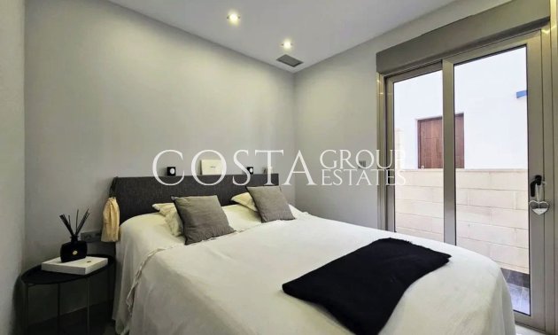 Herverkoop - Villa -
Orihuela Costa - Villamartin