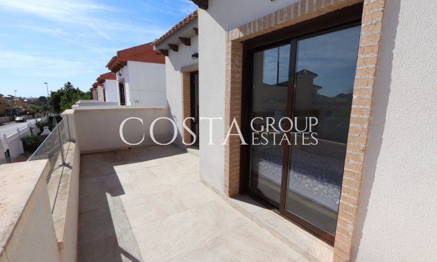 Herverkoop - Villa -
Orihuela Costa - Villamartin