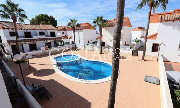 Herverkoop - Villa -
Orihuela Costa - Villamartin