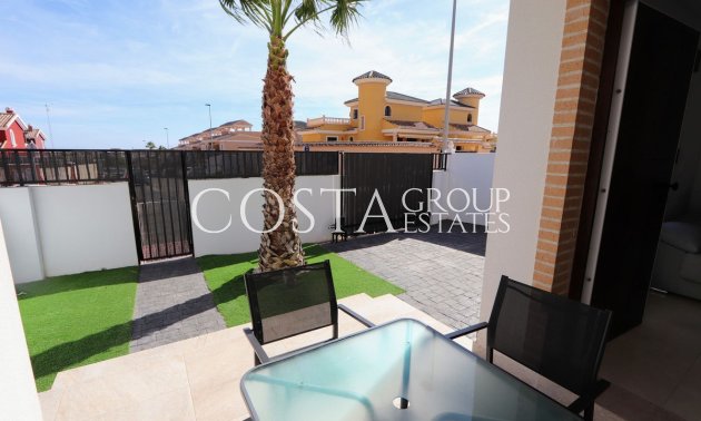 Herverkoop - Villa -
Orihuela Costa - Villamartin
