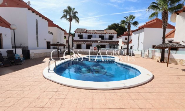 Herverkoop - Villa -
Orihuela Costa - Villamartin