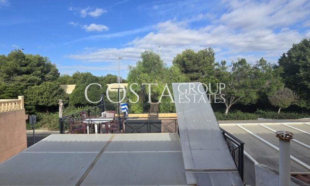 Revente - Villa -
Torrevieja