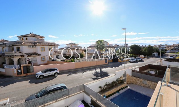 Herverkoop - Villa -
Orihuela Costa - Lomas de Cabo Roig
