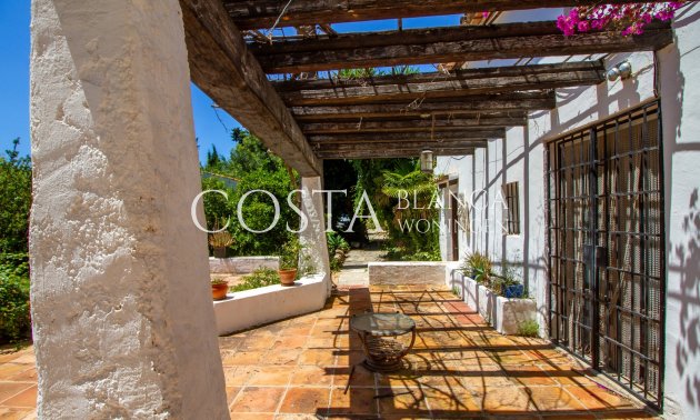 Resale - Villa -
Alfas del Pí