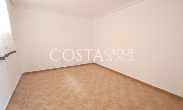 Herverkoop - Villa -
Orihuela Costa