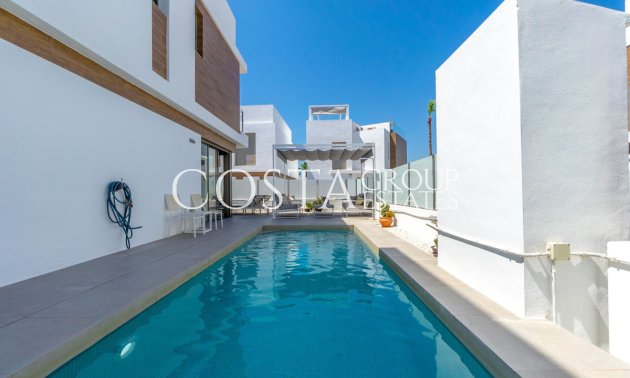 Herverkoop - Villa -
Orihuela Costa - Villamartin