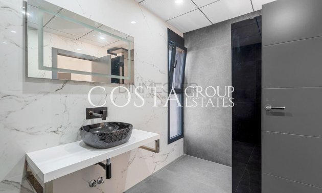 Herverkoop - Villa -
Orihuela Costa - Campoamor