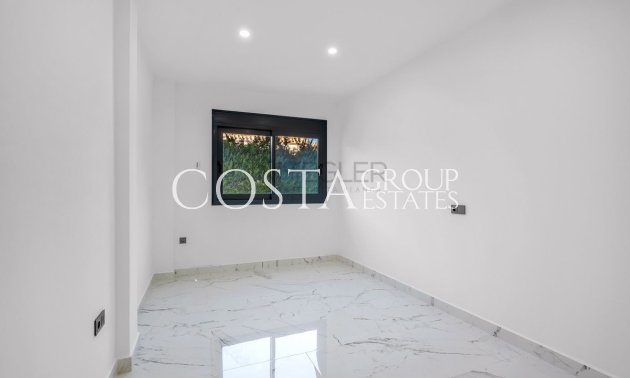 Herverkoop - Villa -
Orihuela Costa - Campoamor