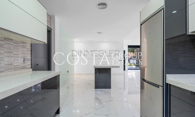 Herverkoop - Villa -
Orihuela Costa - Campoamor