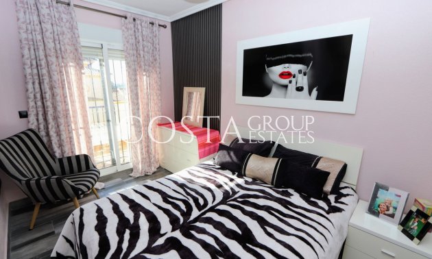 Wiederverkauf - Villa -
Orihuela Costa - Lomas de Cabo Roig