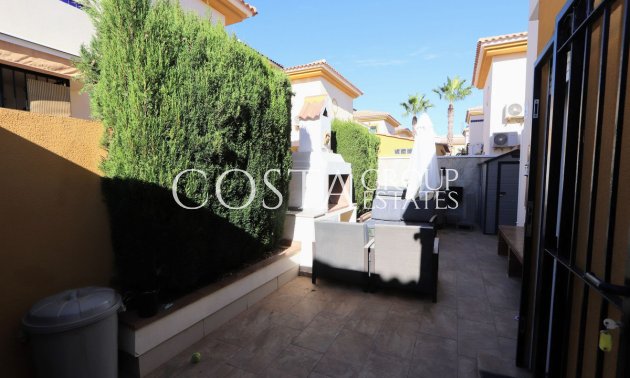 Wiederverkauf - Villa -
Orihuela Costa - Lomas de Cabo Roig