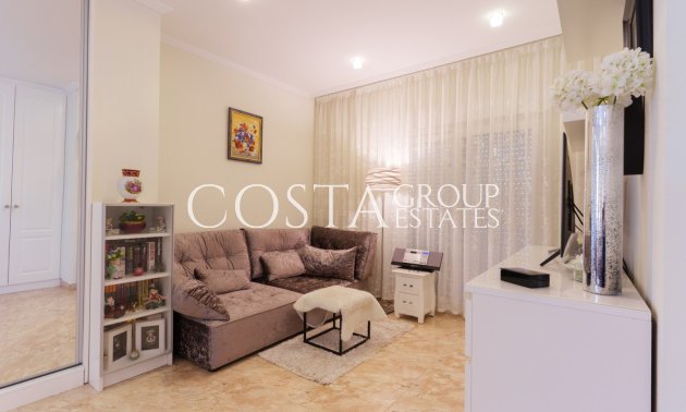 Resale - Villa -
Orihuela Costa - Los Balcones