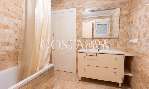 Resale - Villa -
Orihuela Costa - Los Balcones