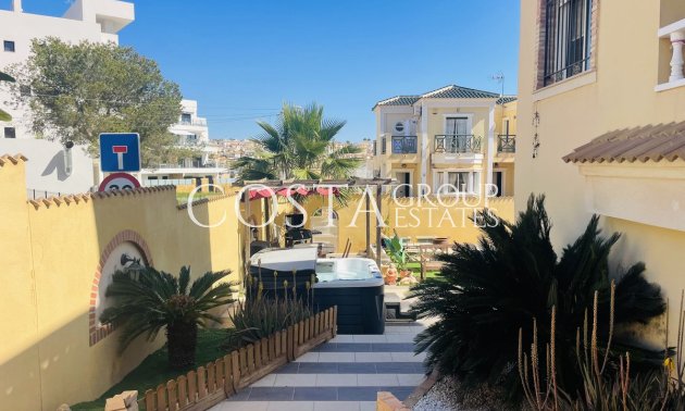 Resale - Villa -
Orihuela Costa - Villamartin