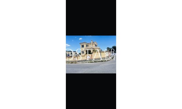 Resale - Villa -
Orihuela Costa - Villamartin