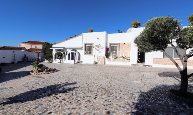 Resale - Villa -
Rojales - Ciudad Quesada