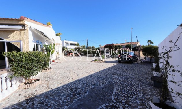 Resale - Villa -
Rojales - Ciudad Quesada