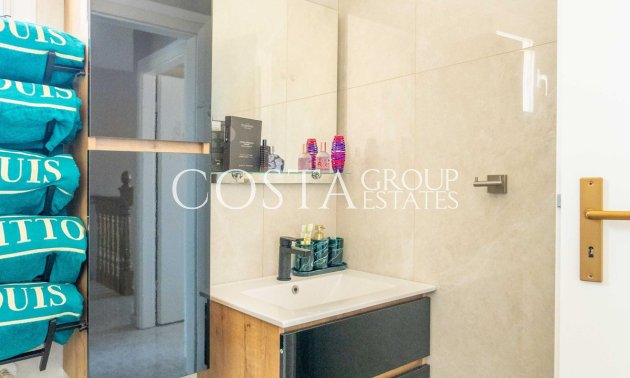 Resale - Villa -
Orihuela Costa - Punta Prima