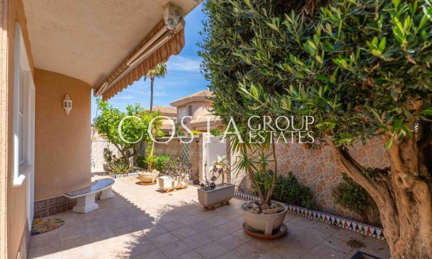 Resale - Villa -
Orihuela Costa - Punta Prima