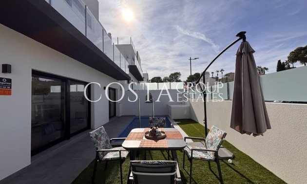 Resale - Villa -
Orihuela Costa - Villamartin