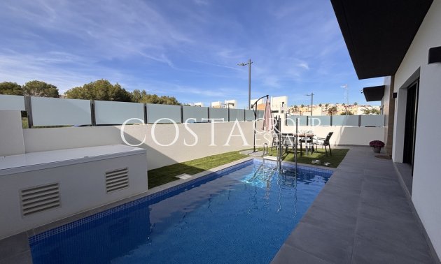 Resale - Villa -
Orihuela Costa - Villamartin
