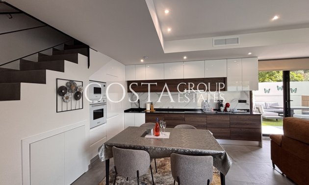 Resale - Villa -
Orihuela Costa - Villamartin